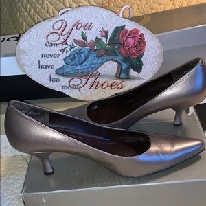 EasySpirit heels, size 7 1/2M